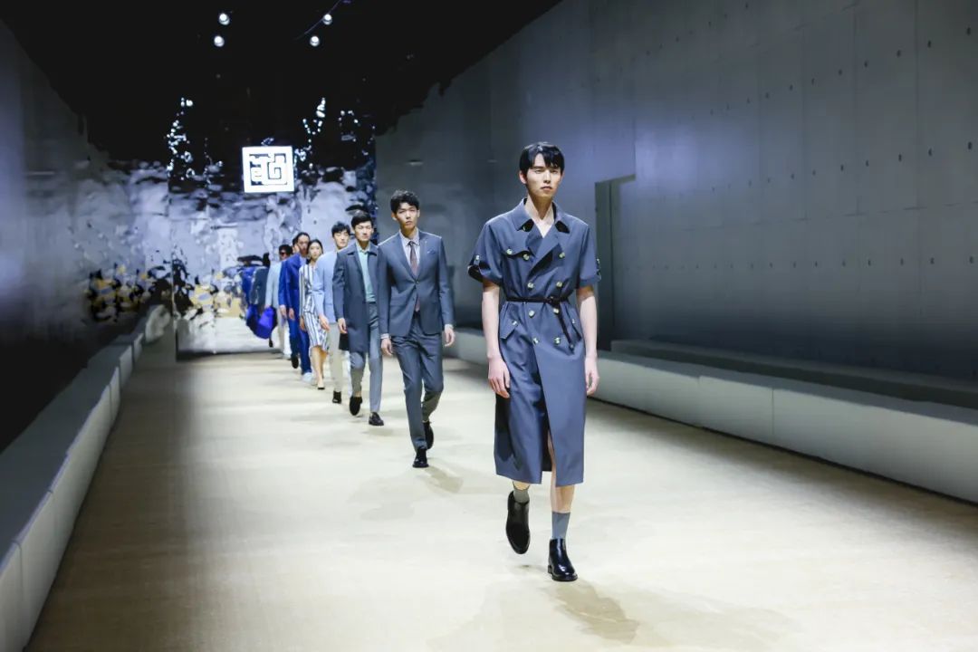  突破與自由，民族服裝定制品牌隆慶祥2023春夏新品發(fā)布會(huì)&ldquo;自由之境&rdquo;圓滿舉行