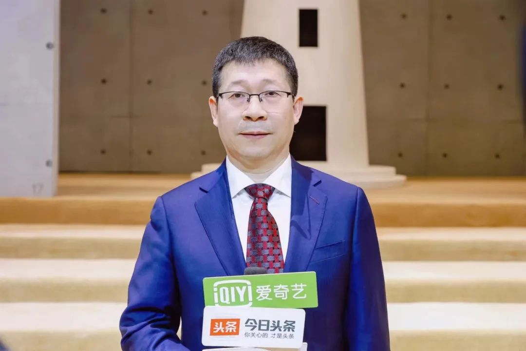  突破與自由，民族服裝定制品牌隆慶祥2023春夏新品發(fā)布會(huì)&ldquo;自由之境&rdquo;圓滿舉行
