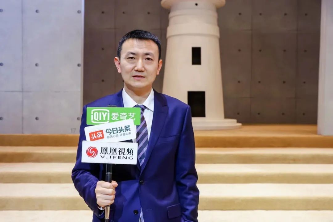  突破與自由，民族服裝定制品牌隆慶祥2023春夏新品發(fā)布會(huì)&ldquo;自由之境&rdquo;圓滿舉行
