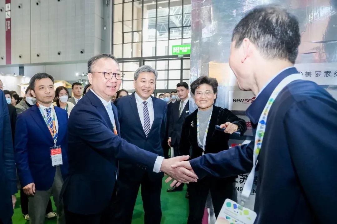 力為華夏添錦繡，織就神州好生活！2023中國(guó)紡聯(lián)春季聯(lián)展開(kāi)幕式暨棉紡消費(fèi)季活動(dòng)啟動(dòng)儀式舉行