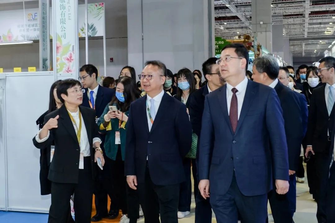 力為華夏添錦繡，織就神州好生活！2023中國(guó)紡聯(lián)春季聯(lián)展開(kāi)幕式暨棉紡消費(fèi)季活動(dòng)啟動(dòng)儀式舉行