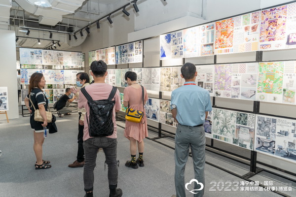 &ldquo;智造讓家更美好&rdquo;--2023海寧中國(guó)&middot;國(guó)際家用紡織品（秋季）博覽會(huì)在浙江海寧許村鎮(zhèn)&middot;海寧中國(guó)家紡城盛大開幕。