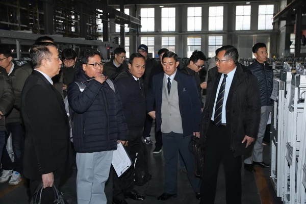 青島宏大與緬甸密鐵拉再續(xù)“胞波之情” 青島宏大與緬甸密鐵拉再續(xù)“胞波之情”