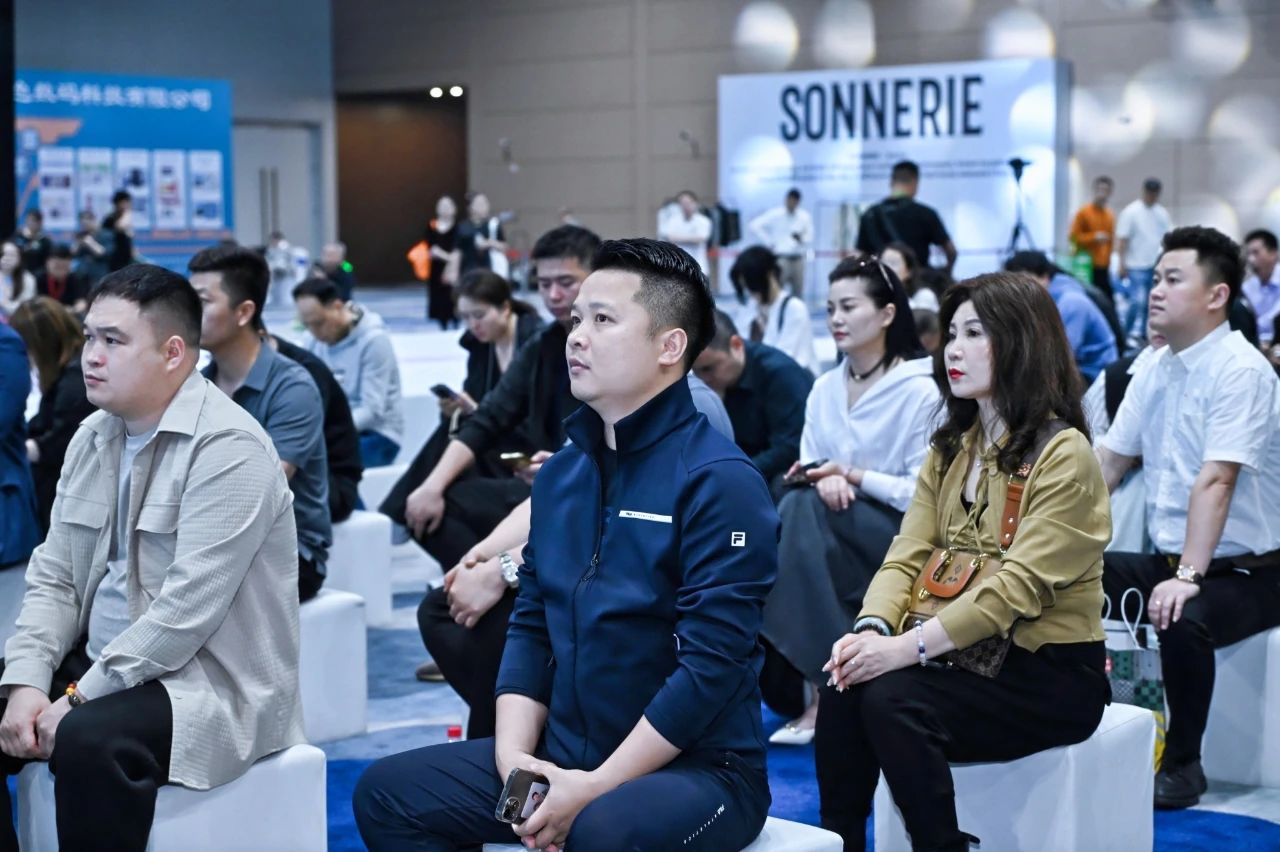 好面料在柯橋聚集2024中國(guó)面料之星啟動(dòng)儀式暨知名服飾品牌趨勢(shì)交流分享會(huì)在紹興國(guó)際會(huì)展中心成功舉辦。