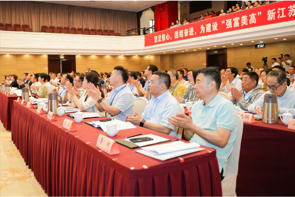 江蘇省紡織工業(yè)協(xié)會(huì)召開(kāi)第五次會(huì)員代表大會(huì)，周勇當(dāng)先新一任會(huì)長(zhǎng)