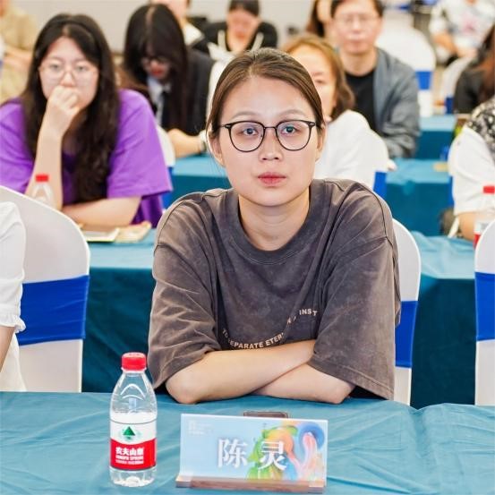 把握展陳設(shè)計(jì)前沿趨勢(shì)，柯橋天天時(shí)尚為紡企提供展廳升級(jí)實(shí)用指南！