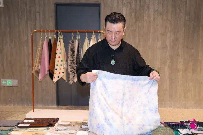 中國流行面料如何煥新當(dāng)代設(shè)計？聯(lián)動雅瑩集團(tuán)，這場評審會為好創(chuàng)意持續(xù)加碼