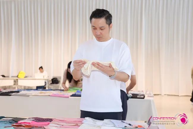 中國流行面料如何煥新當(dāng)代設(shè)計？聯(lián)動雅瑩集團(tuán)，這場評審會為好創(chuàng)意持續(xù)加碼