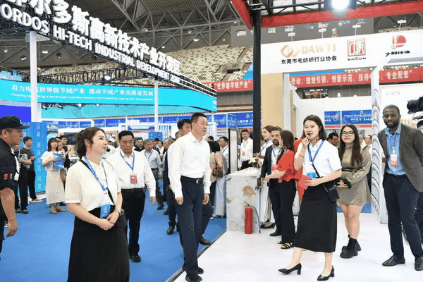 36家毛織企業(yè)抱團(tuán)參展中國（鄂爾多斯）國際羊絨羊毛展覽會(huì)，提升大朗品牌知名度 