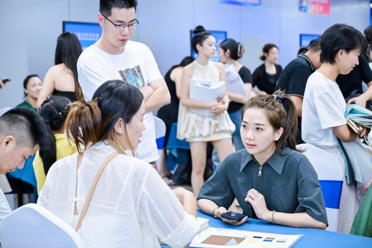 向世界問好！&ldquo;中國時(shí)尚女裝面料第一站&rdquo;榮耀啟航