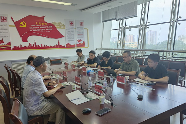 家紡升級(jí)，纖維先行--中國(guó)家用紡織品行業(yè)協(xié)會(huì)朱曉紅會(huì)長(zhǎng)一行來(lái)青調(diào)研
