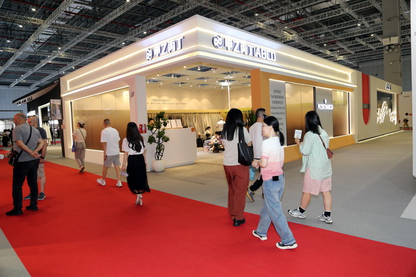 7A家具面料亮相2024intertextile秋冬家紡展，引起圍觀