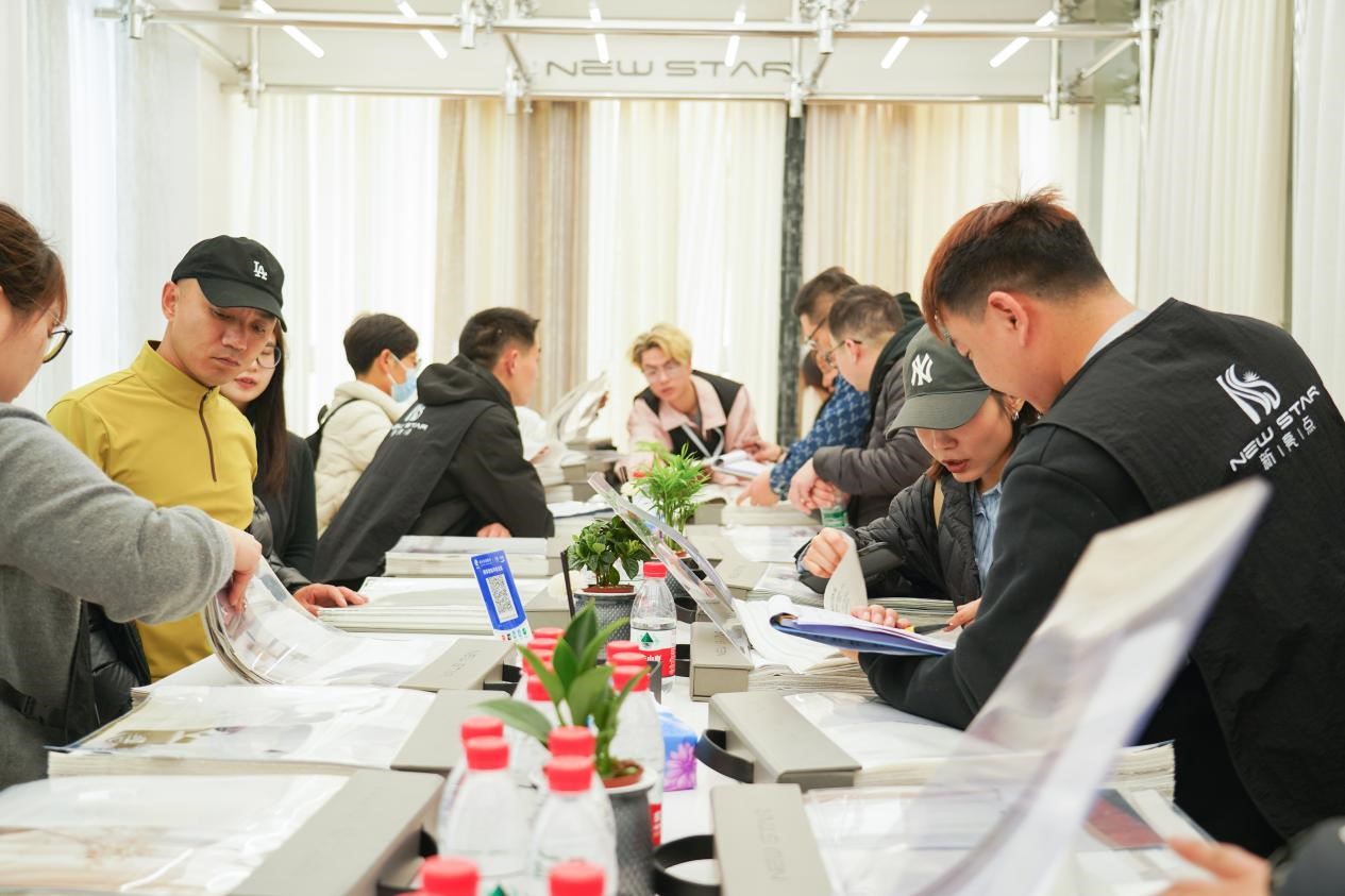 智造織就未來，錦韻潮動全球！2025海寧春季家博會今日啟幕