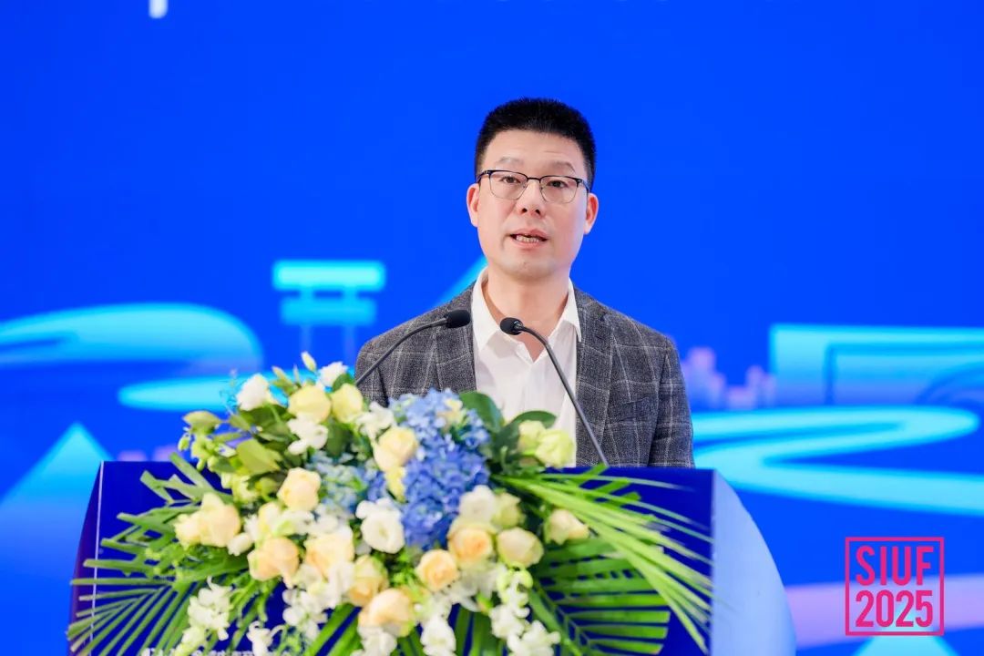 內(nèi)衣產(chǎn)業(yè)聚智深圳，共繪&ldquo;智尚&rdquo; 新篇｜2025中國內(nèi)衣文化周暨第三屆U30全球內(nèi)衣產(chǎn)業(yè)峰會圓滿落幕