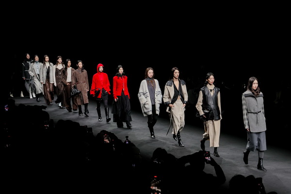潮涌鵬城，開啟時(shí)尚 &ldquo;超鏈接&rdquo;丨第30屆FASHION SOURCE時(shí)尚之源深圳展、AW25深圳原創(chuàng)時(shí)裝周盛大啟幕