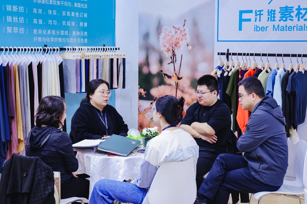 潮涌鵬城，開啟時(shí)尚 &ldquo;超鏈接&rdquo;丨第30屆FASHION SOURCE時(shí)尚之源深圳展、AW25深圳原創(chuàng)時(shí)裝周盛大啟幕