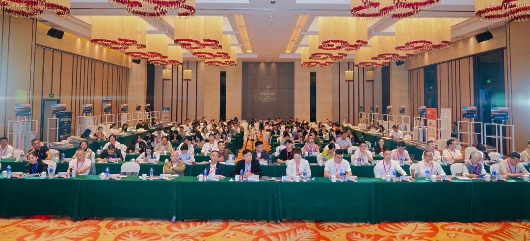 拓展國內(nèi)市場，深化協(xié)同共贏！?2025&ldquo;絲路柯橋&middot;布滿全球&rdquo;對(duì)接會(huì)走進(jìn)長沙