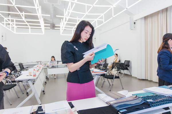 挖掘創(chuàng)新人才，激發(fā)產(chǎn)業(yè)活力！&ldquo;第十屆（2025年）十佳紡織面料設(shè)計師及培養(yǎng)先進單位評選&rdquo;評審會于柯橋舉行