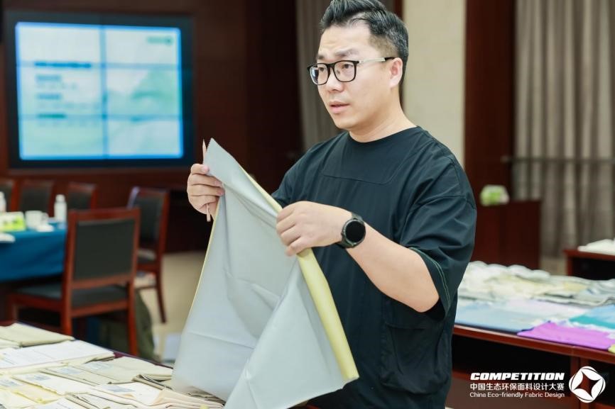2800款面料&ldquo;綠動時尚&rdquo;，2025第八屆中國生態(tài)環(huán)保面料設(shè)計大賽評審會在盛澤舉辦！
