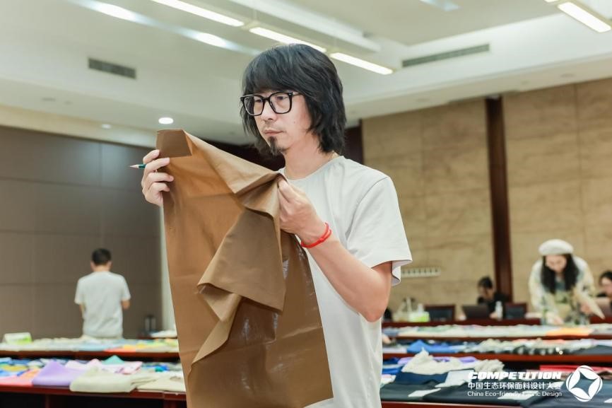 2800款面料&ldquo;綠動時尚&rdquo;，2025第八屆中國生態(tài)環(huán)保面料設(shè)計大賽評審會在盛澤舉辦！