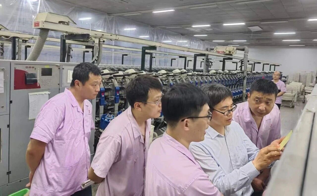  &ldquo;中國夢&middot;勞動美&rdquo;全國職工宣講團財貿輕紡煙草產業(yè)特色分團走進校園暨紡織行業(yè)&ldquo;勞模工匠助企行&rdquo;（石家莊站）活動成功舉行