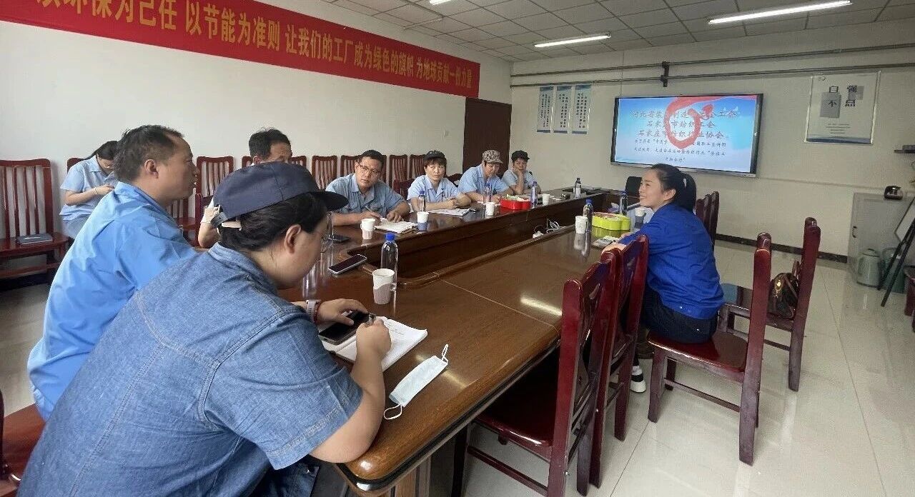  &ldquo;中國夢&middot;勞動美&rdquo;全國職工宣講團財貿輕紡煙草產業(yè)特色分團走進校園暨紡織行業(yè)&ldquo;勞模工匠助企行&rdquo;（石家莊站）活動成功舉行